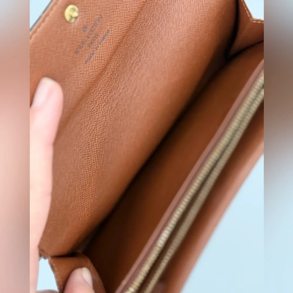 Louis Vuitton Monogram Sarah Wallet - Picture 5 of 13